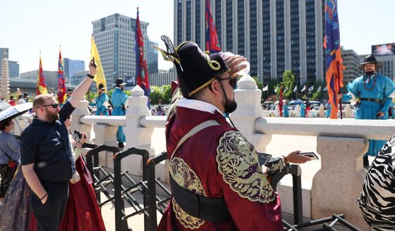 임금님도 궁금한 경복궁 수문장 교대식