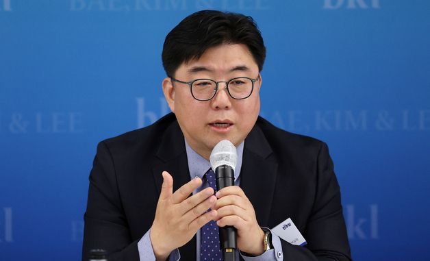 토론회에서 발언하는 조원준 정책실장