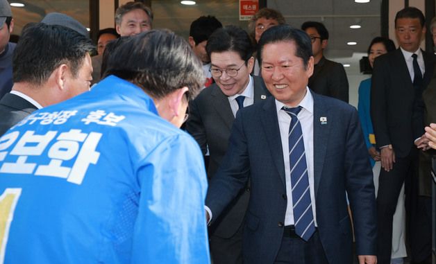 이동하는 정청래 대표와 정원오 후보