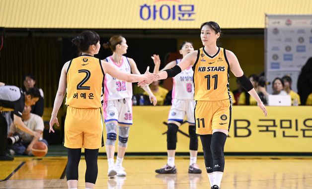 KB스타즈, 챔프전 2연승… 통산 3번째 통합 우승까지 1승