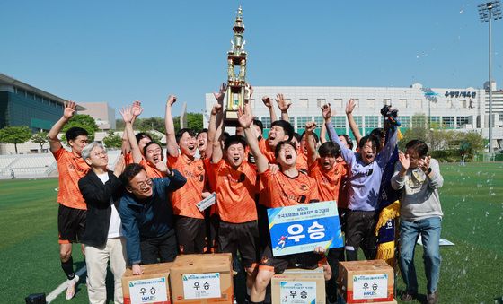 뉴스1, 기협 축구대회 사상 첫 '우승'