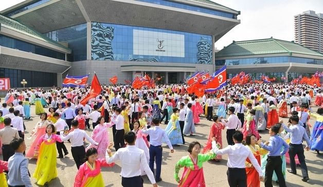 北, 인민혁명군 창건일 기념 무도회 진행