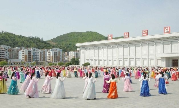 北, 인민혁명군 창건일 기념 각지서 경축 행사