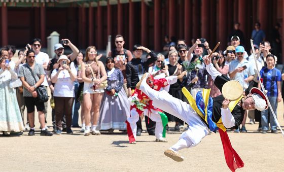 '흥겨운 우리 가락 속으로'