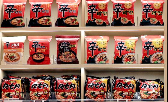 중동행 K-푸드 수출시장 제동···라면 '100만 달러' 넘게 줄었다
