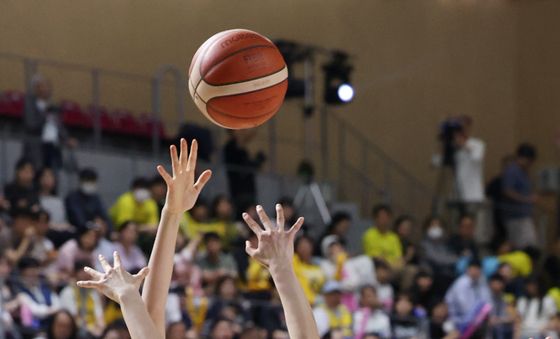 슛 하는 강유림