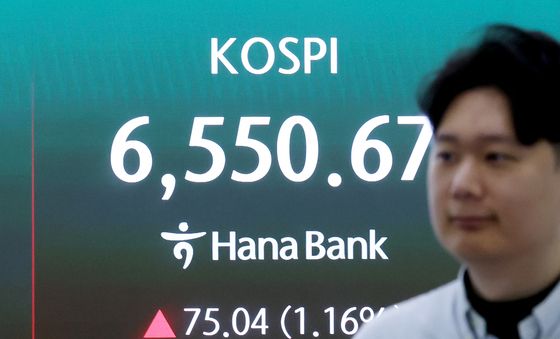 코스피 상승 출발, 장중 최고치 경신