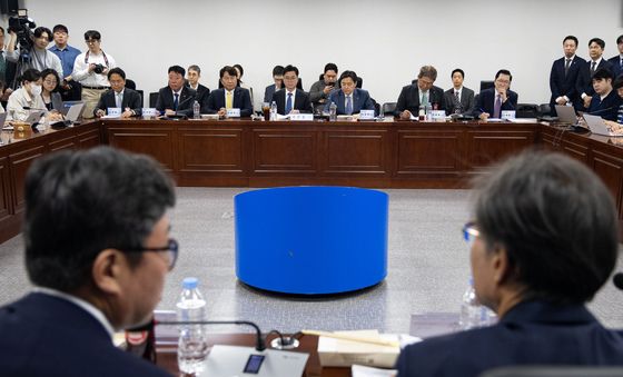 민주당 중동전쟁 경제대응특위, 손보사와 차량 5부제 보험료 할인 방안 발표