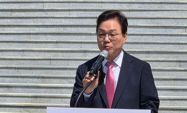 출마 선언하는 박완수 경남지사 후보