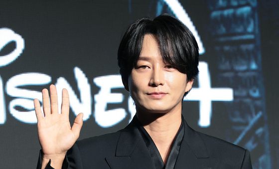 이현욱, 욕망에 베팅한 남자 이도경