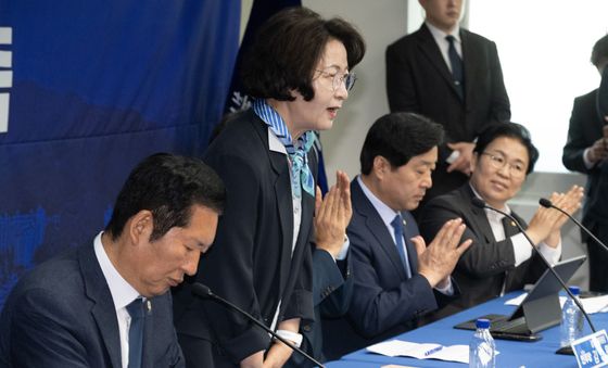 안성 방문한 추미애 후보