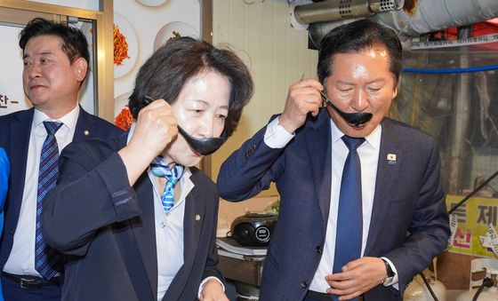 안성 국밥집 방문한 정청래, 추미애