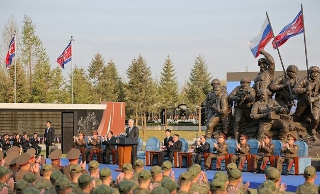 北, 러시아 파병 기념관 준공…김정은 참석해 연설