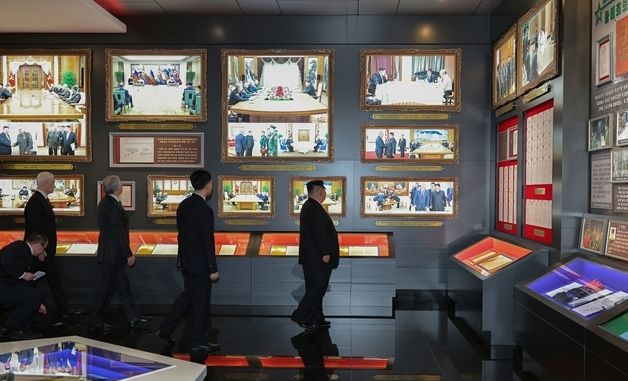 北 김정은 러시아 파병 기념관 전시물 시찰