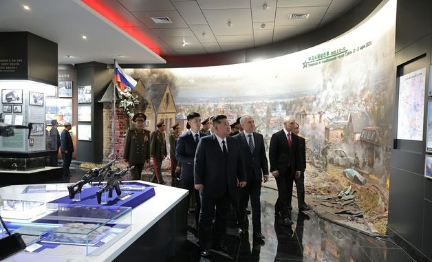 北 김정은 러시아 파병군 기념관 시찰