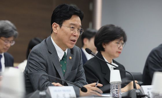 항공·관광업계 만난 김영훈 장관