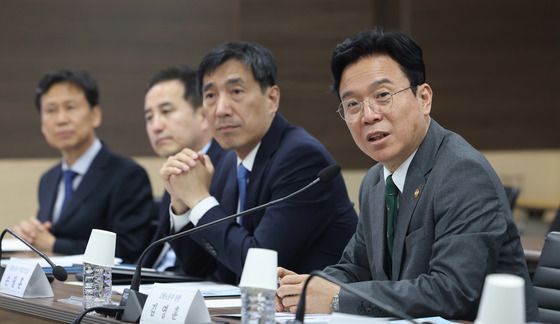 항공·관광업계 만난 김영훈 고용노동부 장관