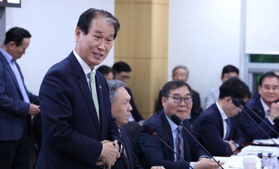 권오을 장관 '안중근 의사 유해발굴 봉환 논의'