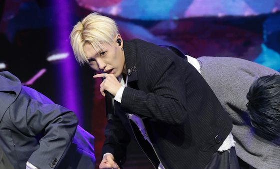 휴이, 빠져드는 무대