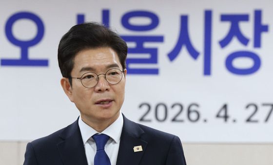 간담회 인사말하는 정원오 후보