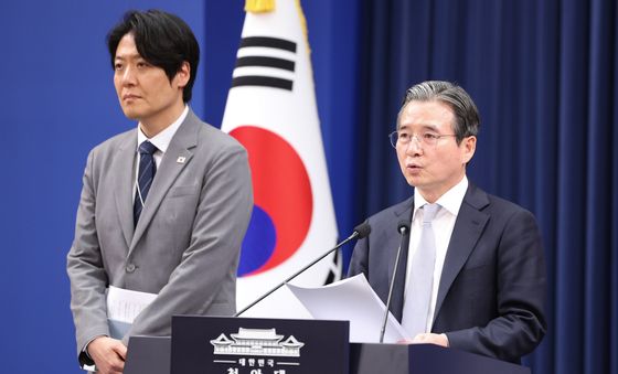 구글 딥마인드 하사비스 대표 접견 브리핑하는 김용범 정책실장