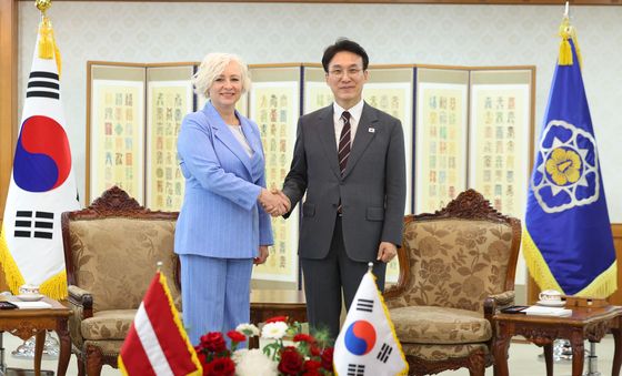 김민석 총리, 미에라냐 라트비아 국회의장 면담