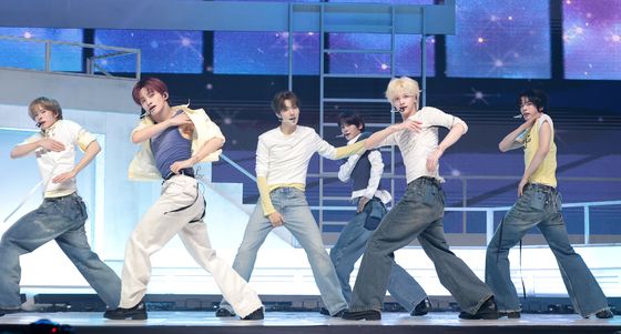 투어스, 눈부신 청춘