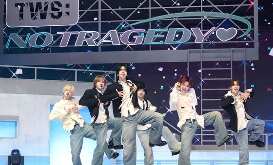 투어스, 기분 좋아지는 무대