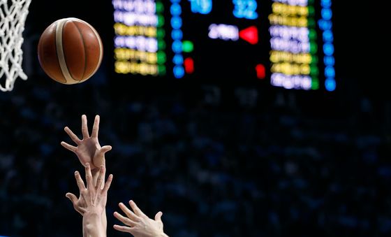 칼 타마요 '다 비켜'