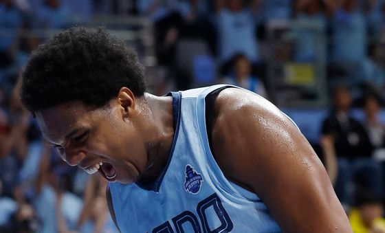 네이던 나이트의 덩크 포효