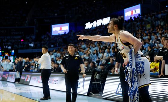 5반칙 퇴장 당한 마레이의 항의