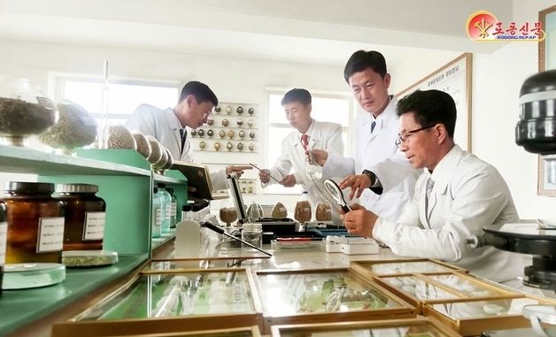 北 청진농업대학에서 양잠 연구…"기술 개발에 힘써"