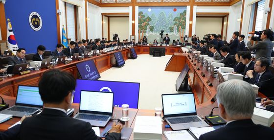 국무회의 주재하는 이재명 대통령