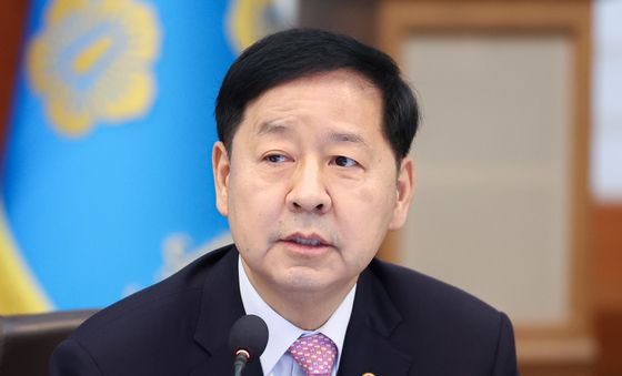 중동전쟁 관련 대응현황 보고하는 구윤철 부총리