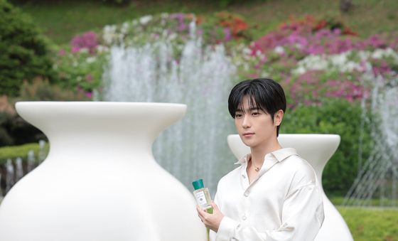 현재, 완성형 비주얼