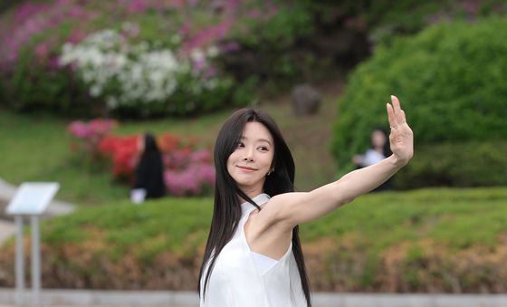 이주빈, 봄햇살 미소