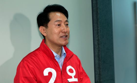 선대위 출범 등 질문에 답하는 오세훈 후보