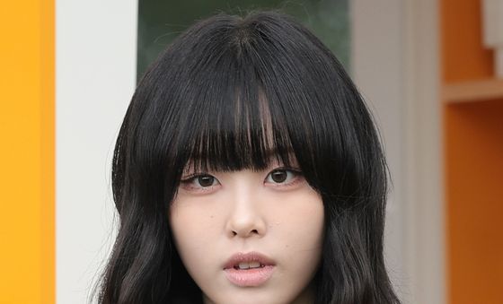 키비츠 유나, 오묘한 눈빛
