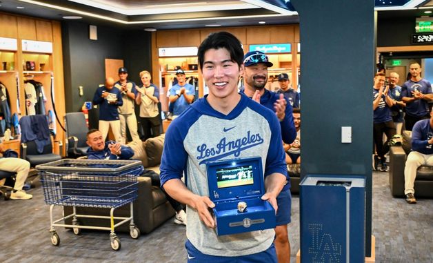 마침내 월드시리즈 우승 반지 받은 김혜성 "다저스 내 최고의 선택"