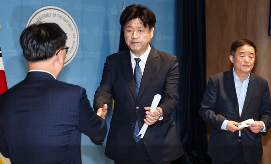 김용, 재보궐선거 공천 배제 '승복'