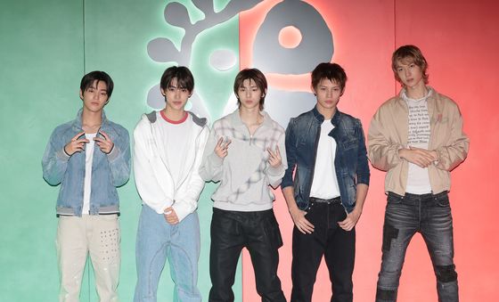 코르티스, 남다른 아우라