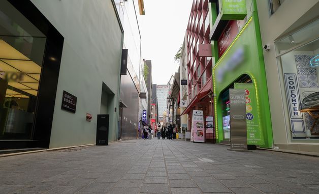 경제심리지수 하락, 한산한 명동거리