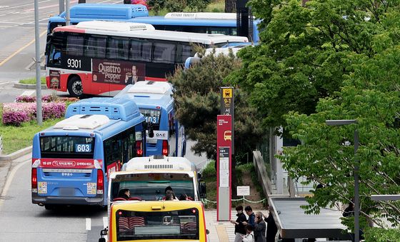 출퇴근 혼잡 완화…버스 증차·환급 확대