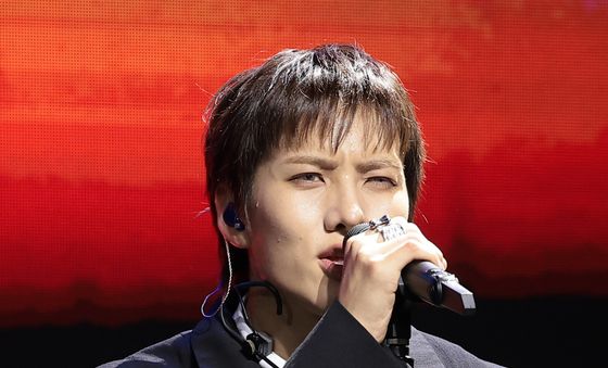 열창하는 조성일