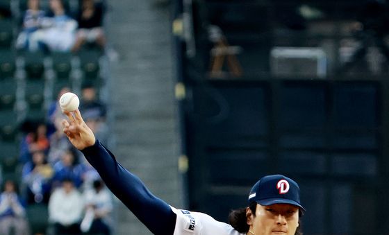 곽빈의 선발 투구