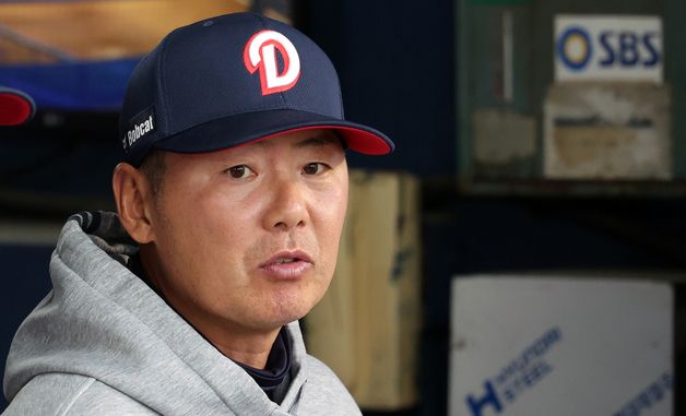 경기 지켜보는 김원형 감독