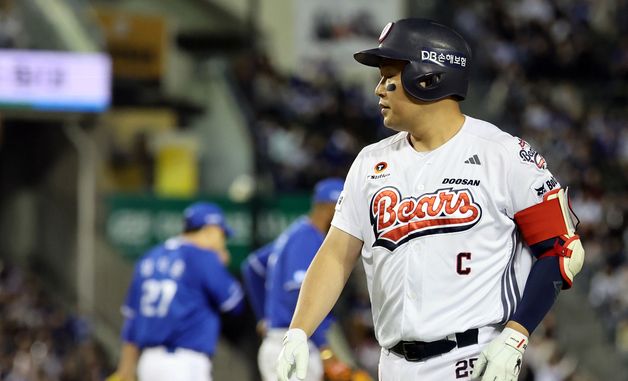 양의지, 1사 만루 찬스 못살리는 내야 플라이