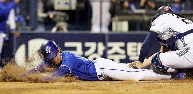 김성윤, 연패를 끊기 위한 허슬 플레이