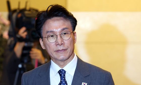 임시국무회의 참석하는 김민석 총리