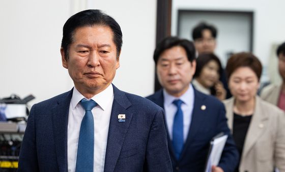 최고위원회의 참석하는 민주당 지도부